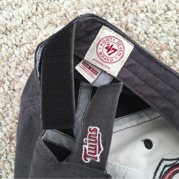 Minnesota Twins Baseball Cap & Mug Set - Picture 6 of 13